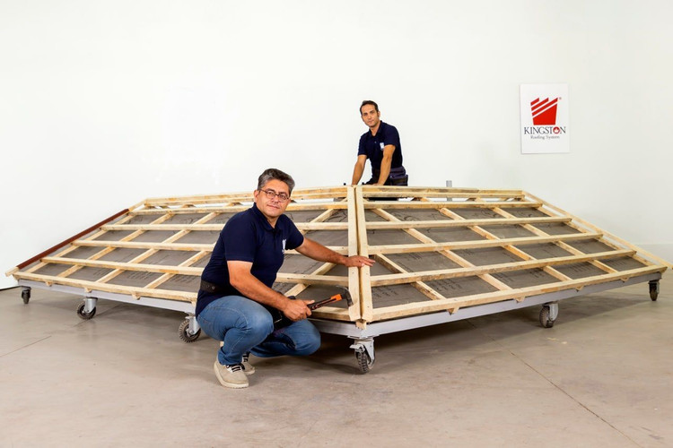 بخاربند ایزوفلکس در سقف شیبدار